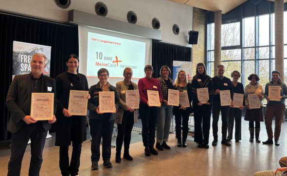 20260209 MCP-Partnertreffen Ehrung zu 10 Jahren MeineCardPlus-Partnerschaft - 1