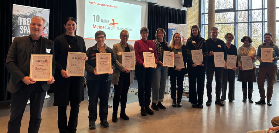 20260209 MCP-Partnertreffen Ehrung zu 10 Jahren MeineCardPlus-Partnerschaft - 1 20260209 MCP-Partnertreffen Ehrung zu 10 Jahren MeineCardPlus-Partnerschaft - 1